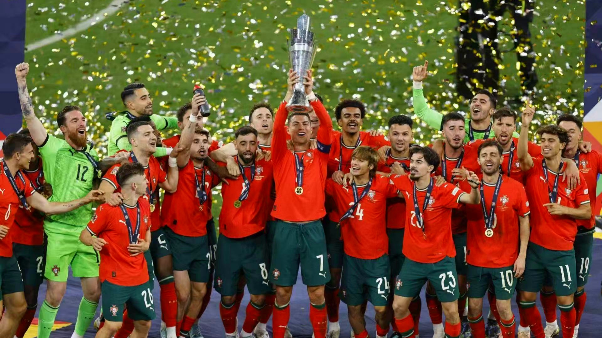 葡萄牙战胜波兰，庆祝晋级欧洲杯新记录的简单介绍