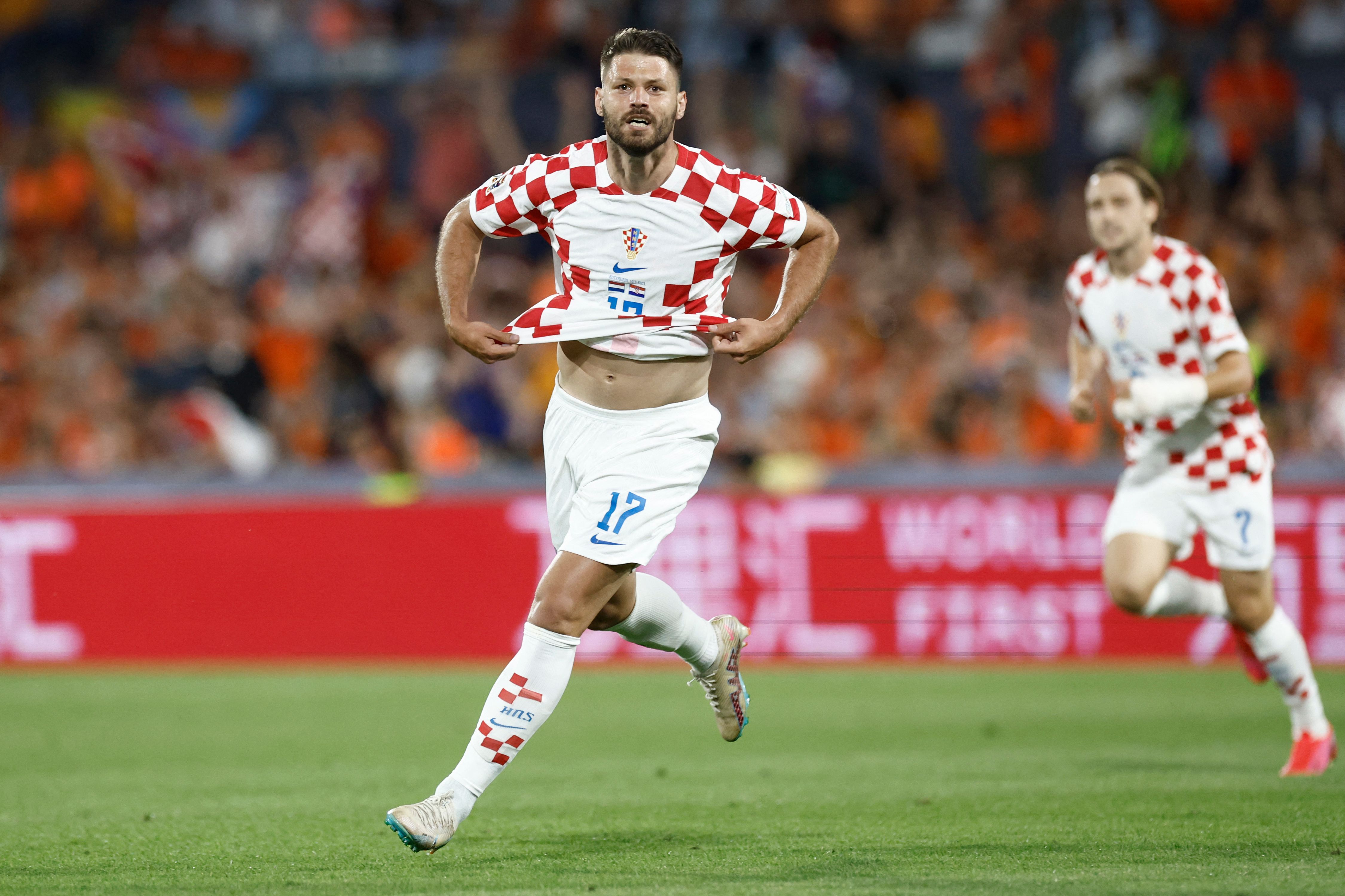 波黑压哨绝杀克罗地亚，成功晋级欧洲杯四强