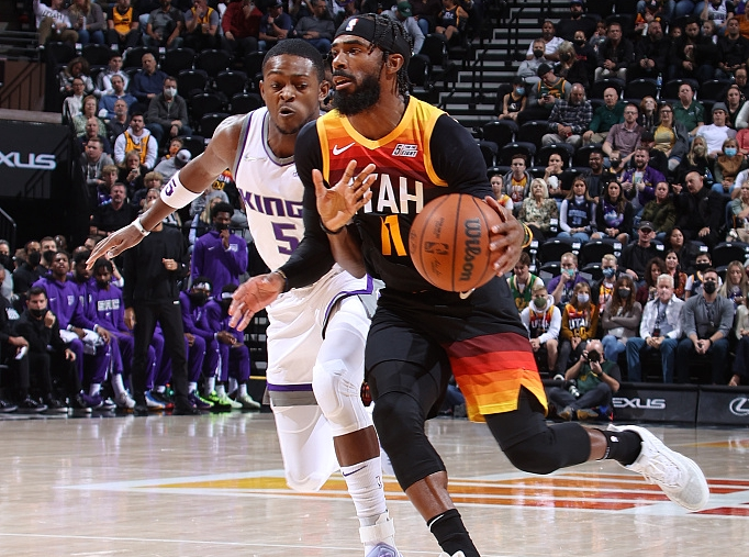 爵士横扫四川队，米切尔统治全场的简单介绍