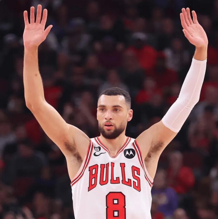 包含江苏队逆转爵士，拉文状态火热的词条