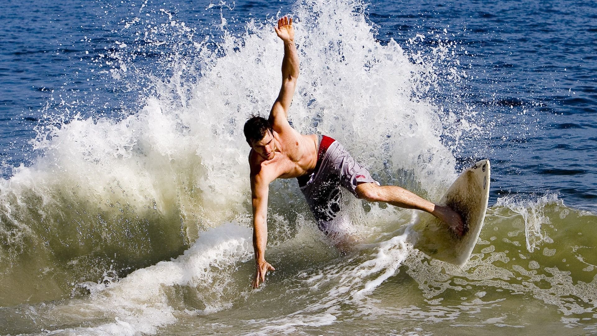 当伊拉克带走墨西哥,赖斯赛后评分拉满背后的足球外交学