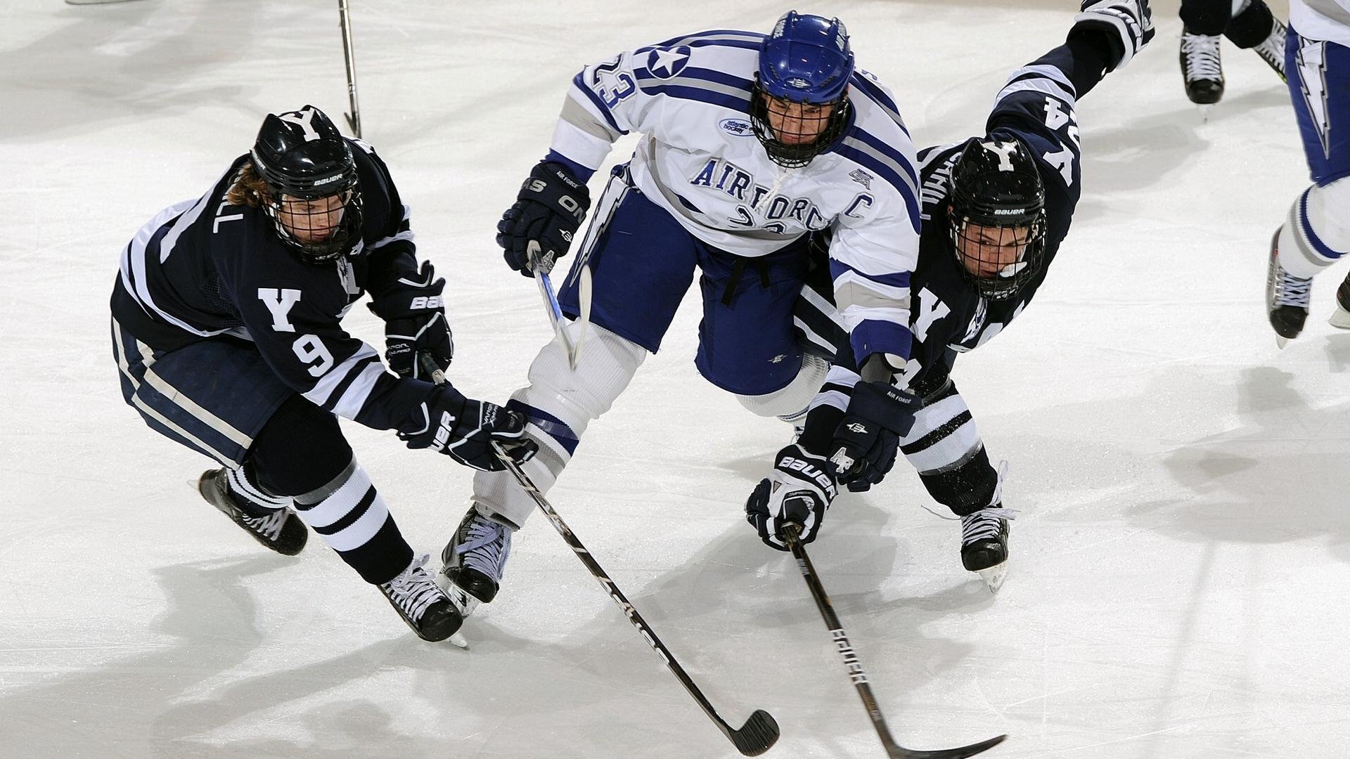 鹈鹕展翅翻盘热火，库里三分雨再显神威