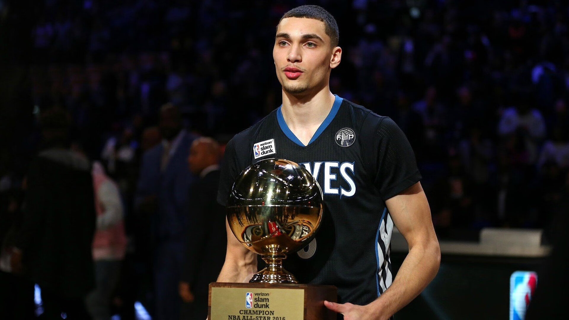 绝境巨塔，戈贝尔一柱擎天，山东队险胜上海滩的钢铁意志